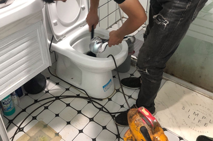 根河疏通下水道