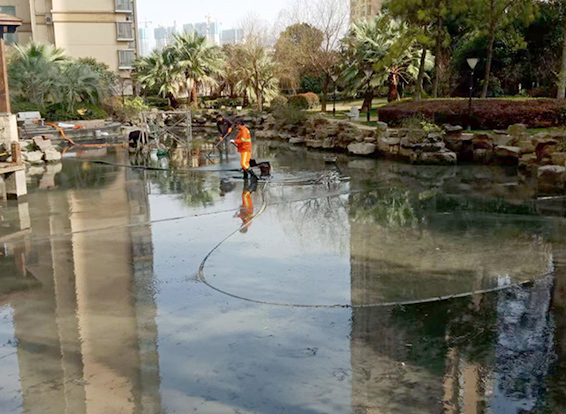 根河景观池淤泥清理